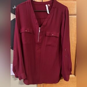 Collection B Women's Zip-Front Blouse in Wine